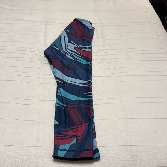 Peloton Women WITH Expedition High Waist Revesible Capri Legging Size X-Small - Picture 5 of 9